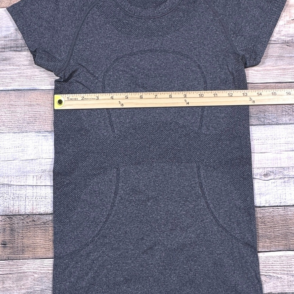 Lululemon Womens Swiftly‎ Tech Short Sleeve Shirt Crew 2.0 Gray Heather Size 4 - Picture 7 of 7